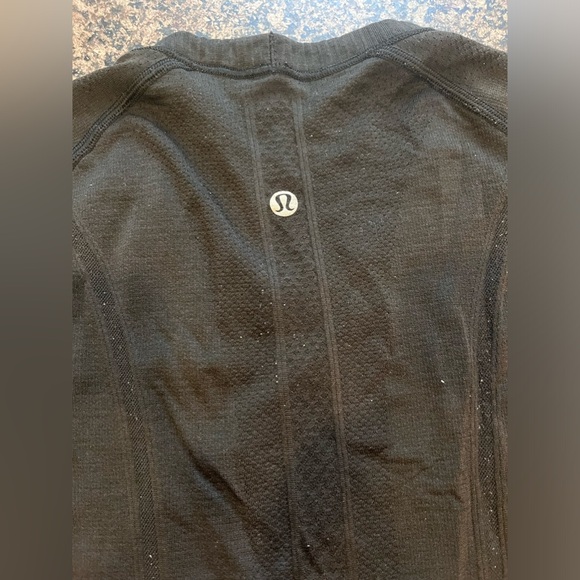 Swiftly Tech Short Sleeve Black Size 4 - Picture 3 of 3